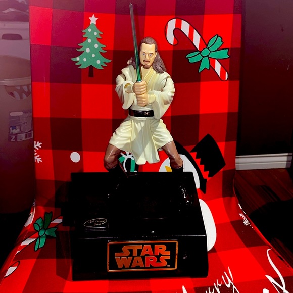 Other - Star Wars 1999 Qui Gon Jinn Thinkway Interactive Mechanical Talking Bank